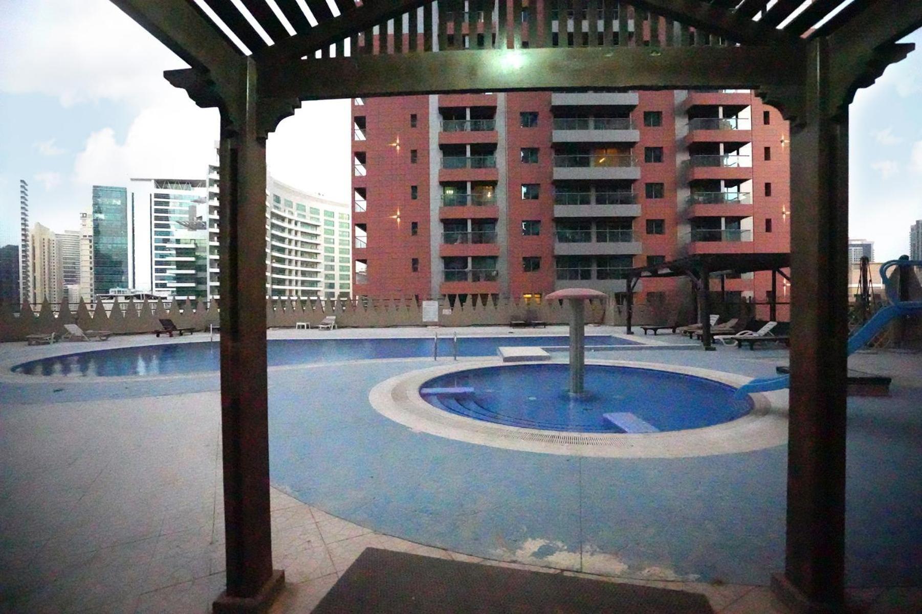 Quiet Partition Room In Tecom Barsha Heights Dubaj Kültér fotó